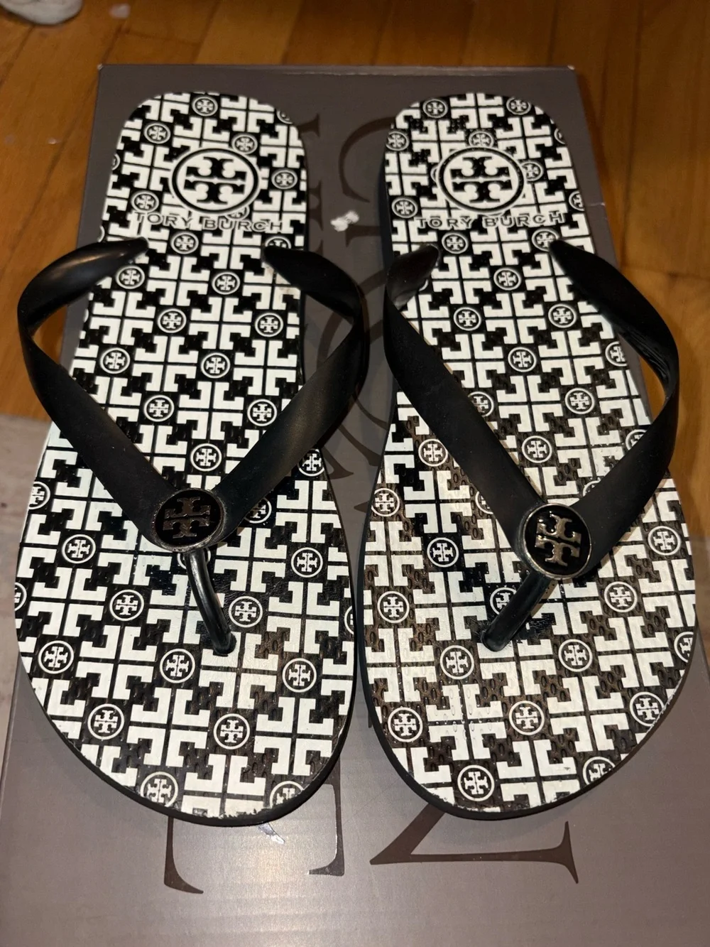 Tory Burch Chelsea geometric-print flip-flops, Size 8.5
